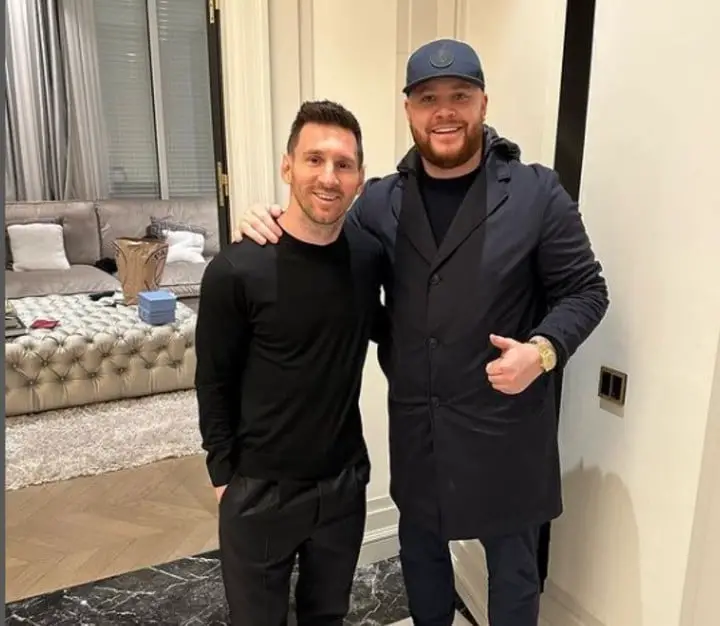 Messi con Benjamin Lyons en Paris.