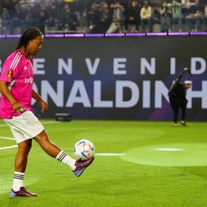 El show de Ronaldinho en su debut en la Kings League