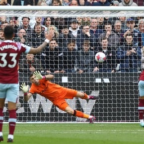 Con Dibu y Buendía, el Aston Villa empató frente al West Ham