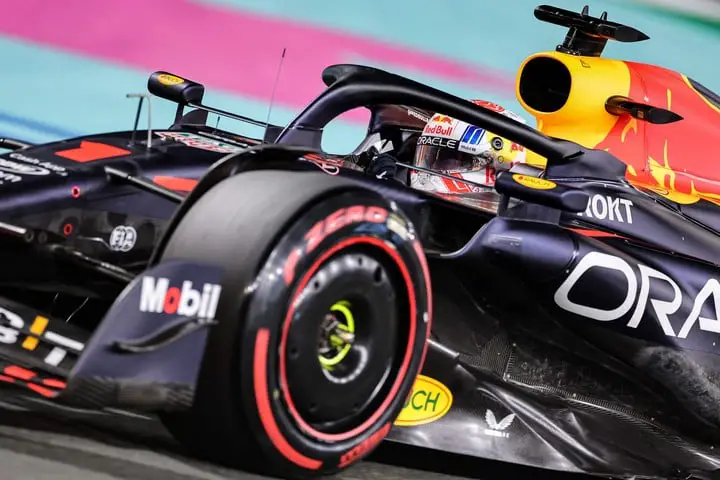 Verstappen viene de ganar en la primera carrera del año (AFP). 