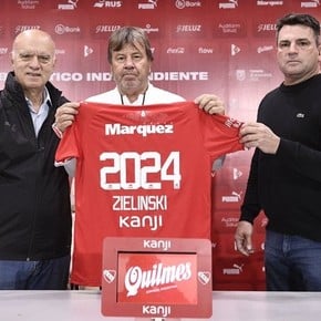 Zielinski firmó su contrato con el Rojo