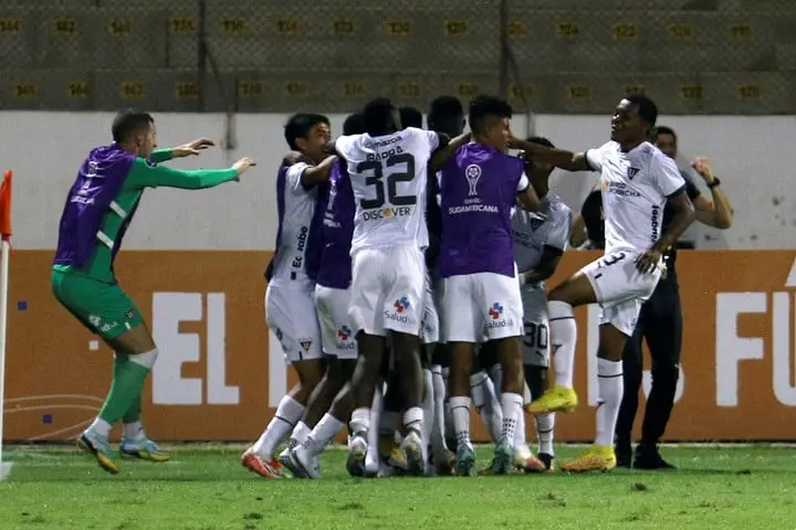 Liga viene de ganar a César Vallejo en Perú. Foto: Celso ROLDAN / AFP