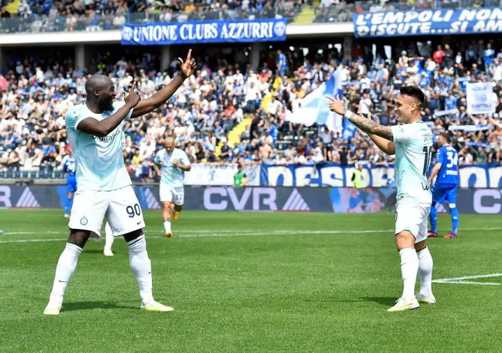 Lukaku y Lautaro Martínez festejando el 3-0 del Inter contra el Empoli ANSA/CLAUDIO GIOVANNINI