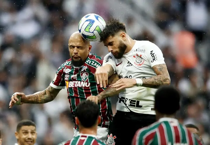 Corinthians va saliendo del fondo (REUTER). 
