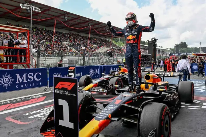 Verstappen sigue haciendo historia con su Red Bull. (AFP) 