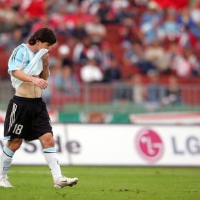 A 18 años del debut de Messi. ¿Quién le dio el primer pase y luego fue especial en su vida?