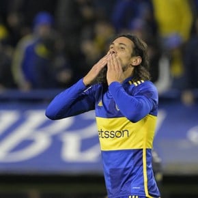 El primer gol de Cavani en Boca: dos tacos y el "uruguayo" de la gente
