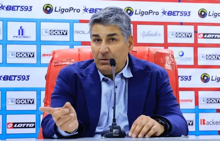 Santiago Escobar, entrenador de Aucas. (API)