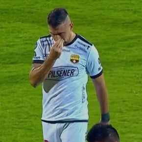 Alarma en Barcelona: Jonathan Bauman salió lesionado ante Deportivo Cuenca