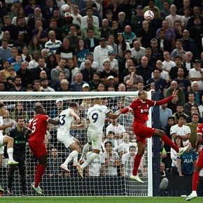 Escándalo en la Premier League por el offside inventado en el gol de Liverpool: "El VAR falló, es un error humano clarísimo"