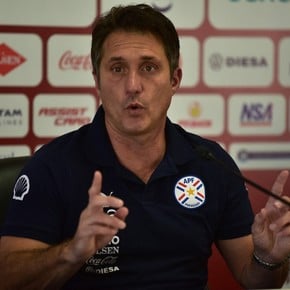 Los Barros Schelotto le reclamaron a la FIFA por Paraguay