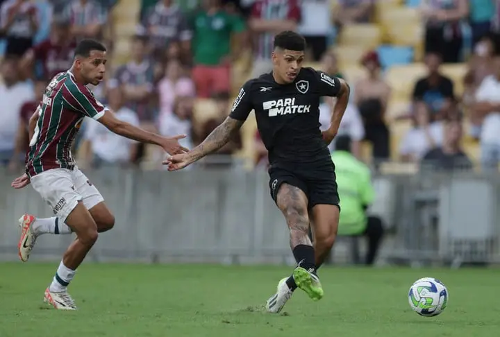 El último partido del Flu de local fue el domingo contra Botafogo. El césped no lució bien. (REUTERS)