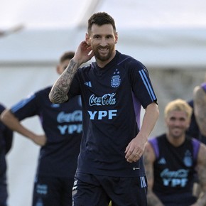 Messi y los campeones, contra Uruguay en la Bombonera