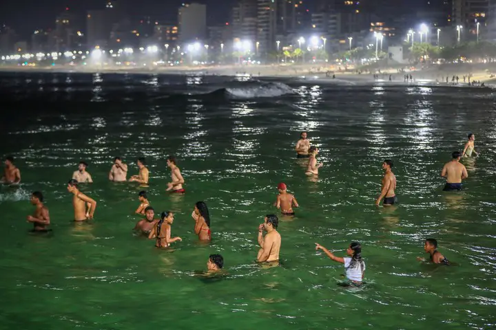 La playa de Arpoador de Río de Janeiro. (Foto: EFE)