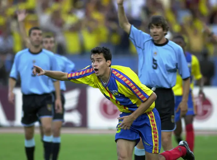 Jaime Iván Kaviedes y su gol a Uruguay. Foto: AP Photo/Dolores Ochoa