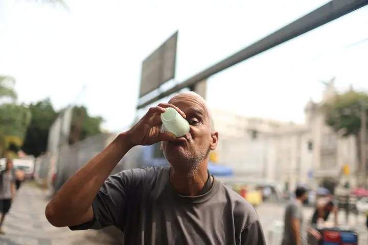 El calor azota en Río de Janeiro. (Foto: REUTERS/Pilar Olivares)